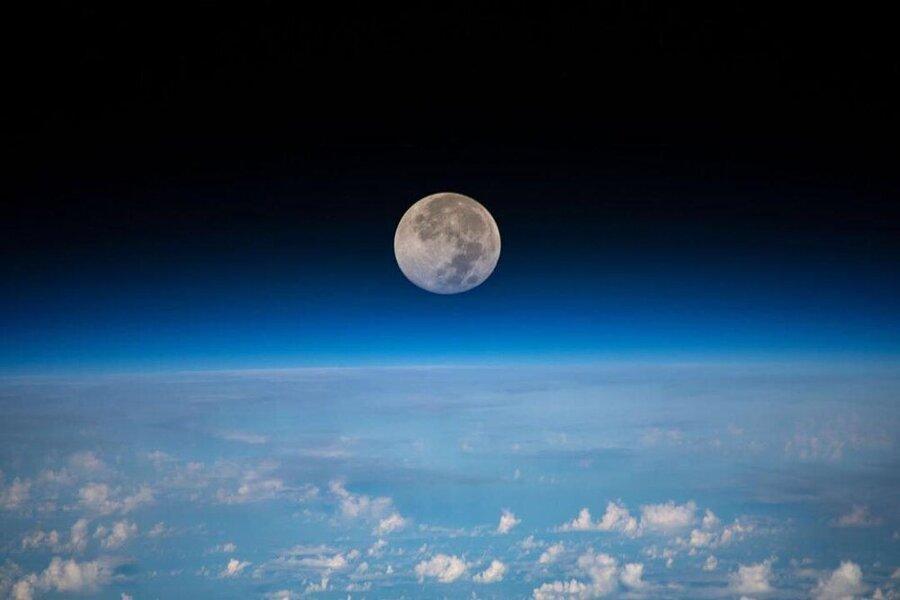 قرص قمر از منظر فضا